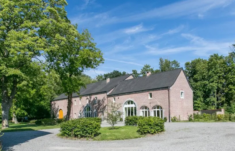 Château D'avin, Belgium